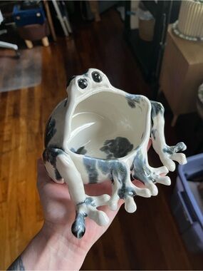 Handmade Black & White Ceramic Frog Scrubby Cubby or Trinket Dish